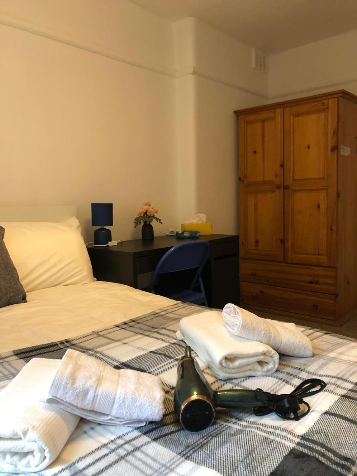Comfy Private Bedrooms Near O2 Forum Kentish Town, Camden Londra Dış mekan fotoğraf